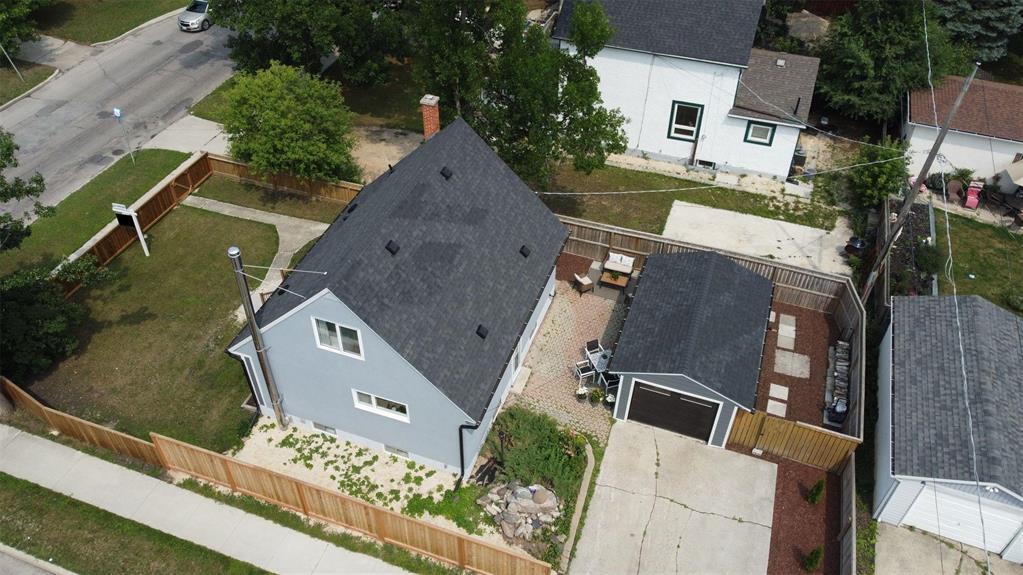 Property Photo: 106 St Vital Road MB R2M 1Z5