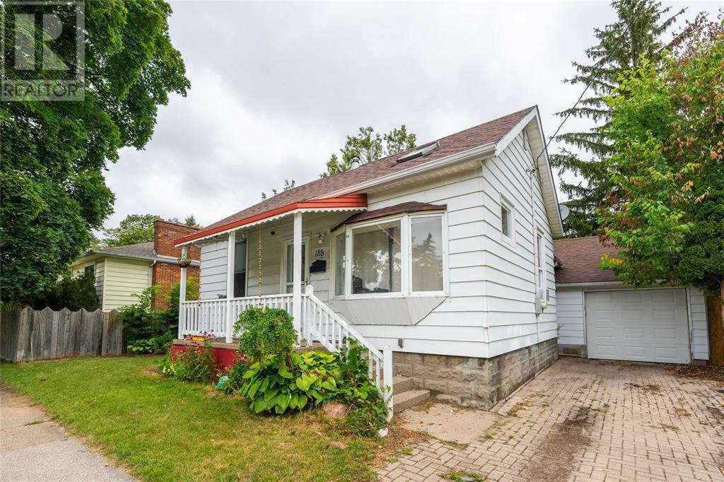 Photo de la propriété:  188 Durand Street  ON N7T 5A3 