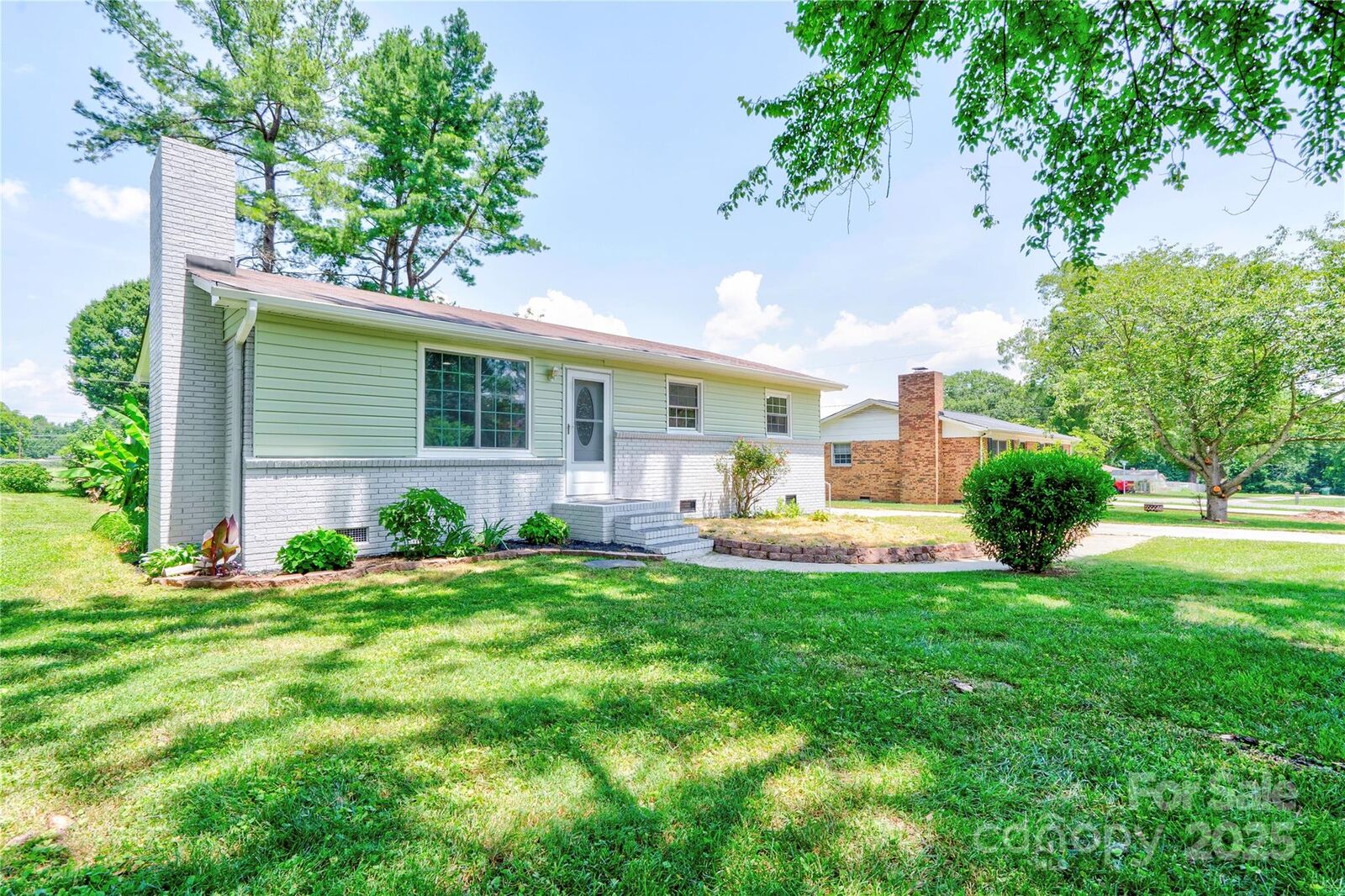 Property Photo:  409 E Tennessee Avenue  NC 28016 
