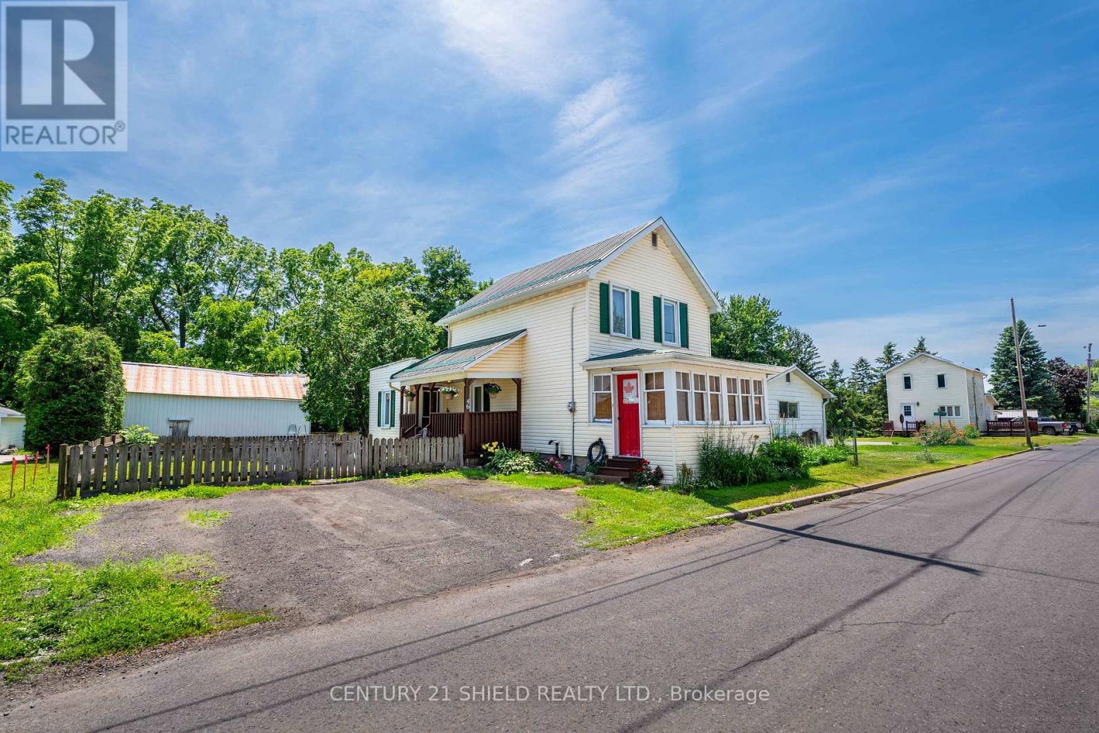 Property Photo: 46 Joseph Street ON K0C 1H0
