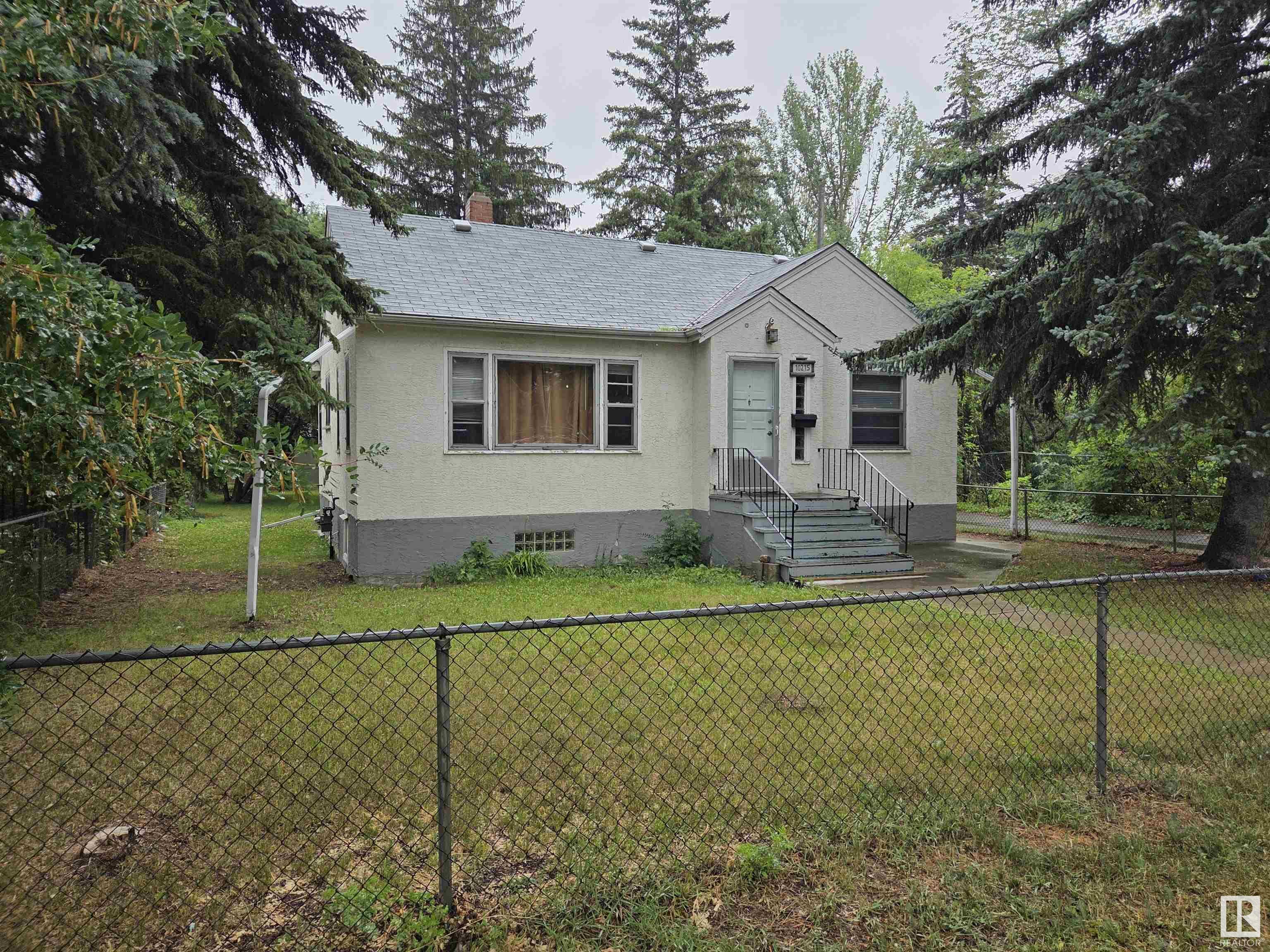 Photo de la propriété: 10215 138 Street NW AB T5N 2H9