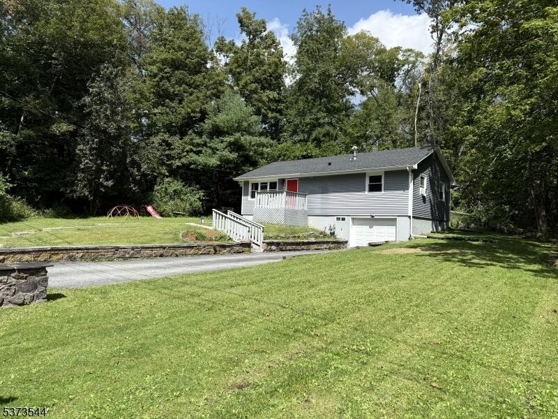 Property Photo:  6 Polk Pl  NJ 07462 