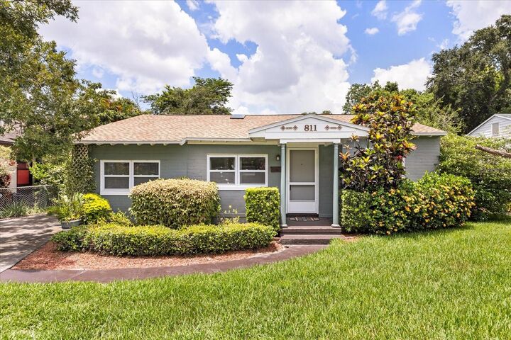 Property Photo:  811 Briercliff Drive  FL 32806