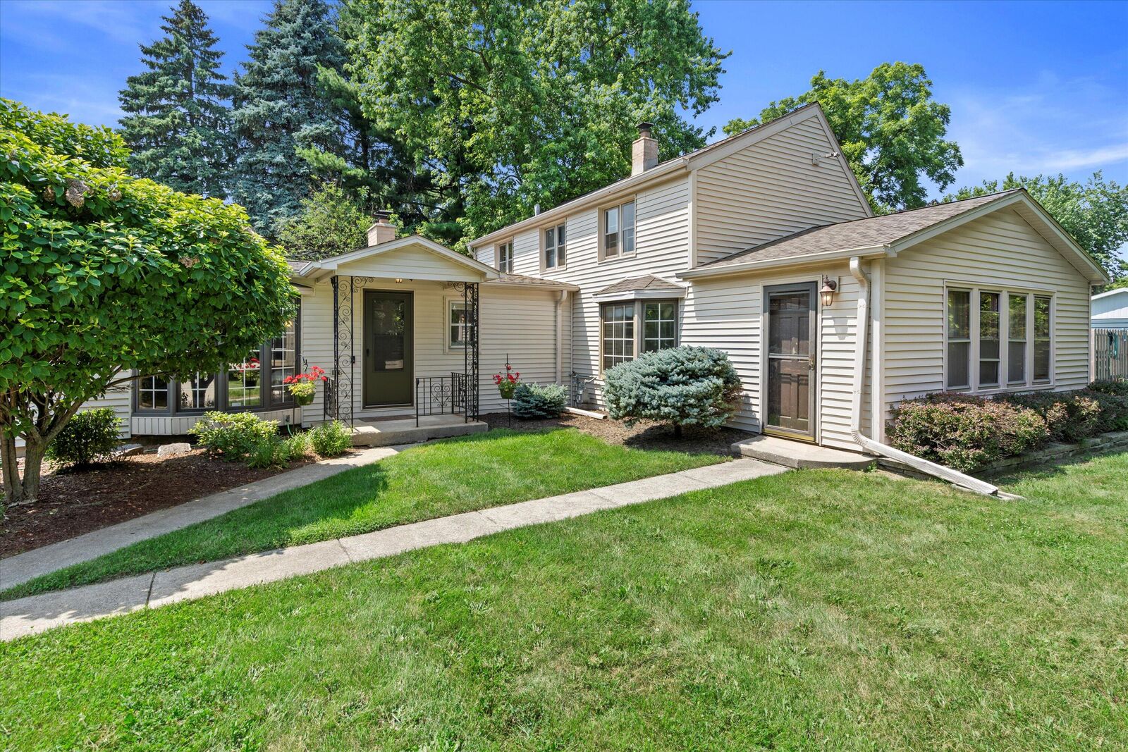 Property Photo: 4650 Tennessee Rd WI 53405