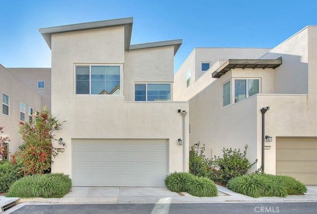 Property Photo:  114 Source  CA 92618 