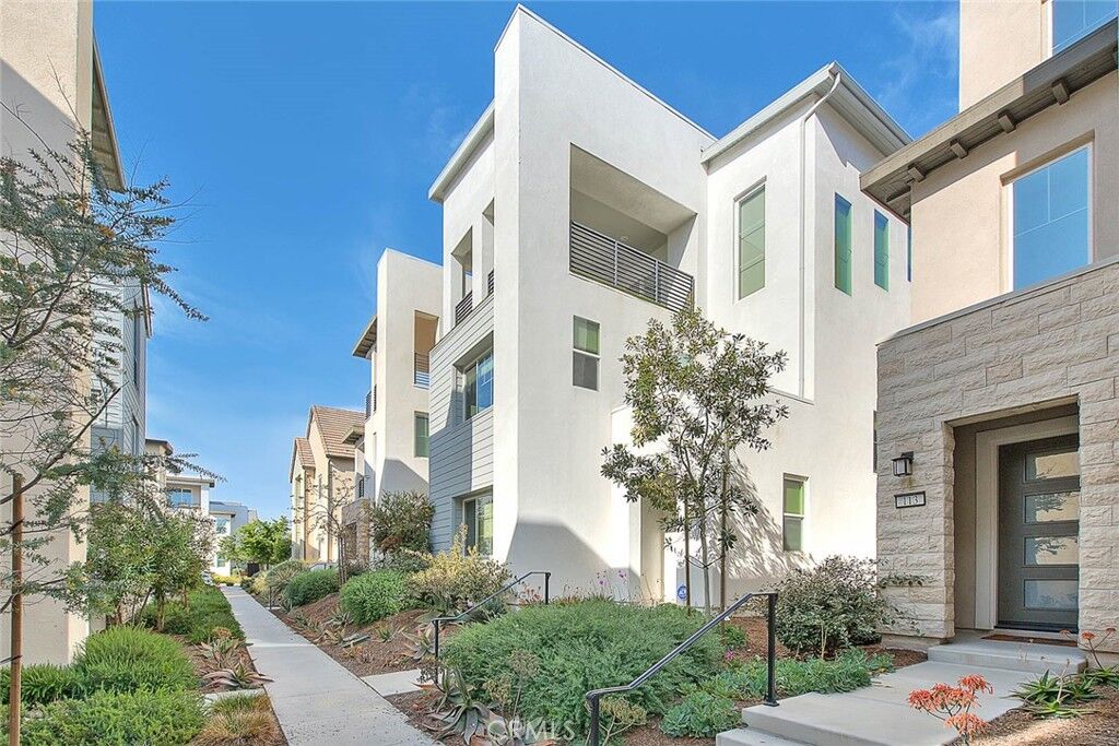 Property Photo:  114 Source  CA 92618