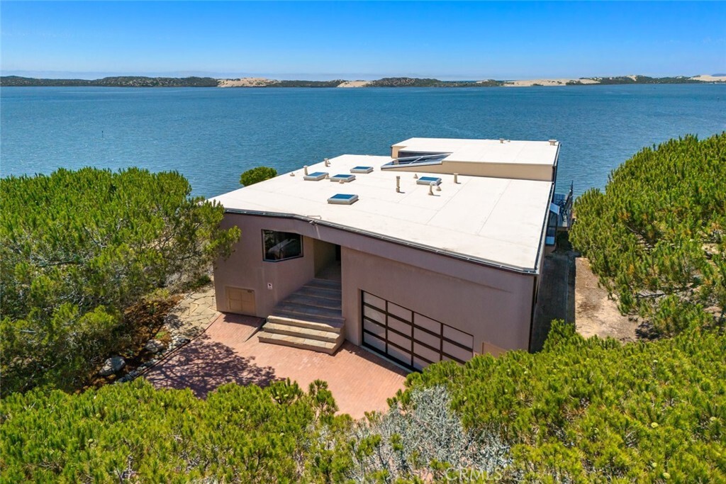 Property Photo:  1179 Pasadena Drive  CA 93402 