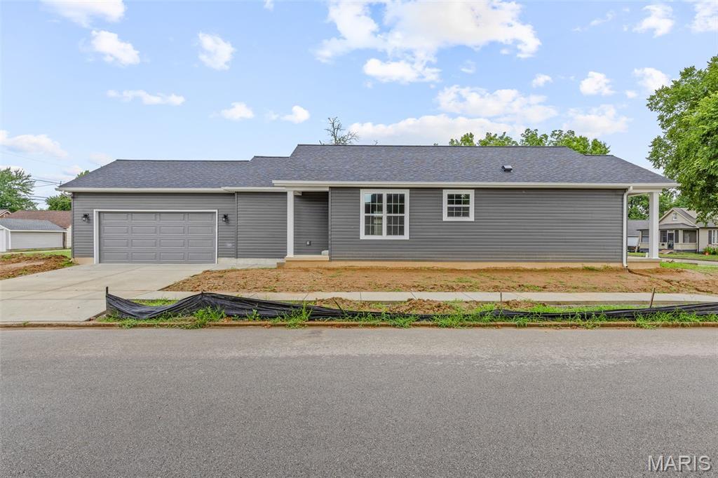 Property Photo:  401 Jefferson Avenue  MO 63019 