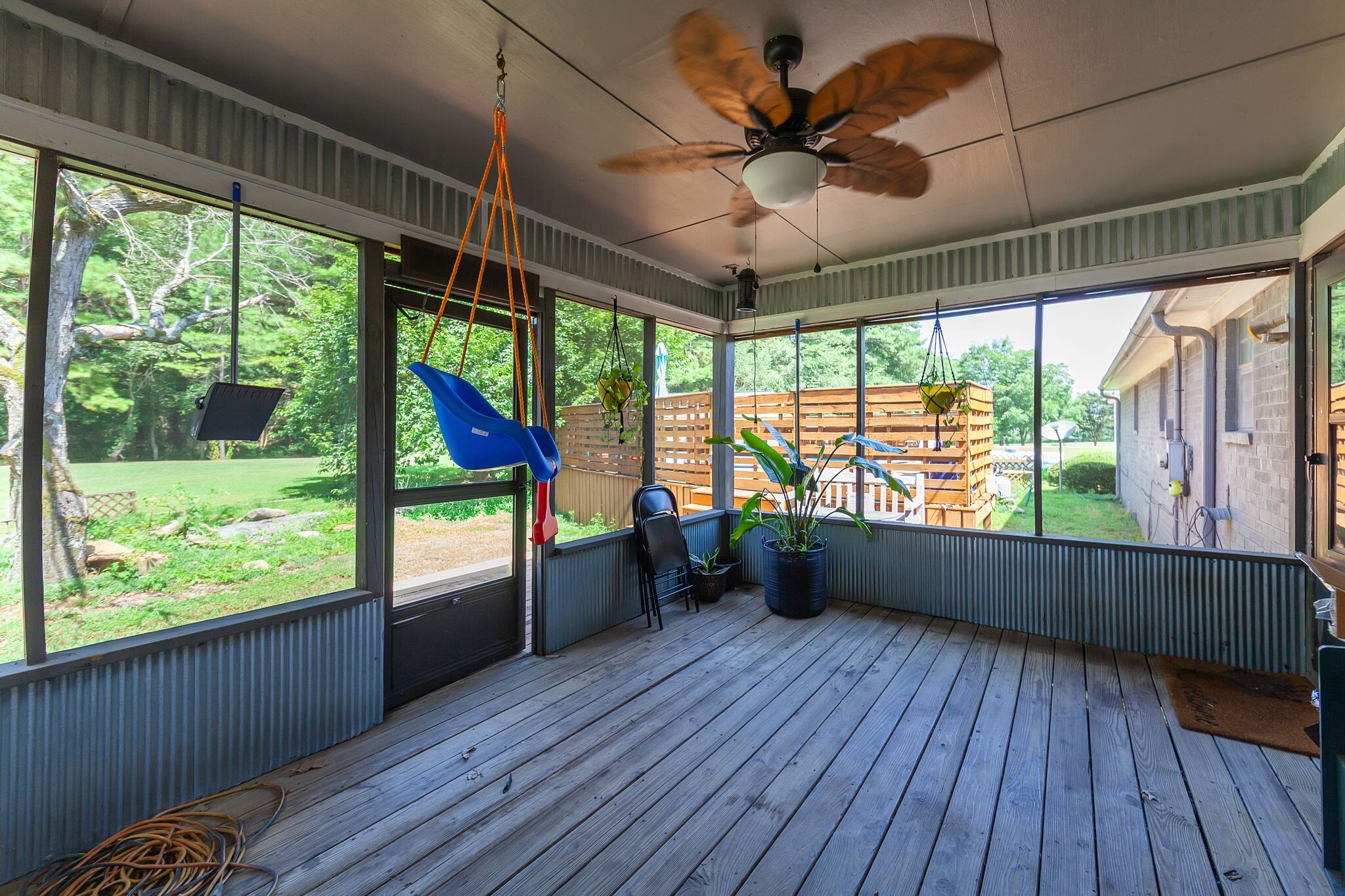 Property Photo: 688 Spring Creek Law Rd TN 38305