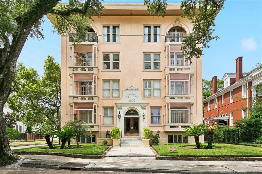 Property Photo:  4900 Saint Charles Avenue 3F  LA 70115 