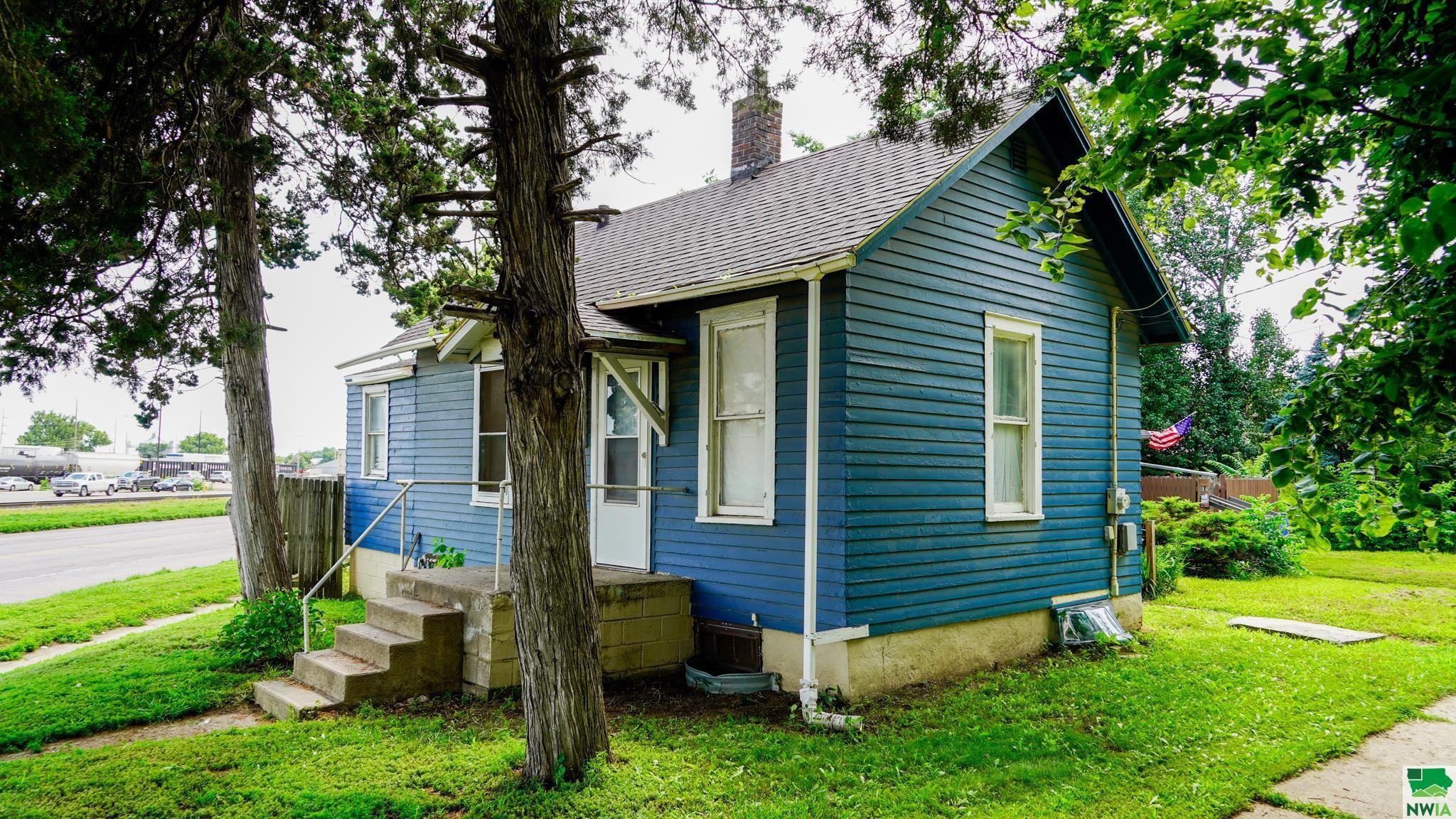 2323 Floyd Blvd  Sioux City IA 51104 photo