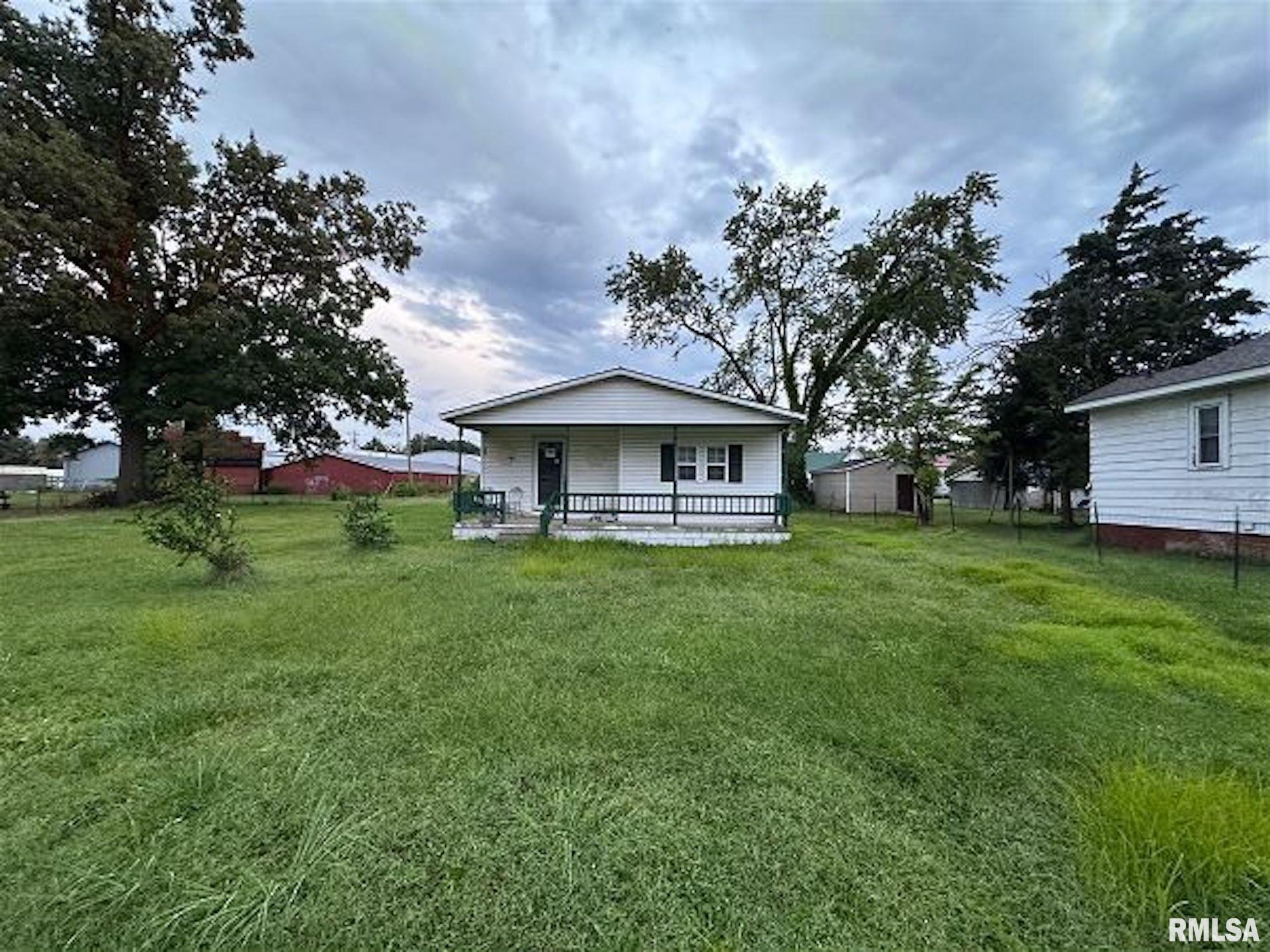 321 Raymond Street  Harrisburg IL 62946 photo