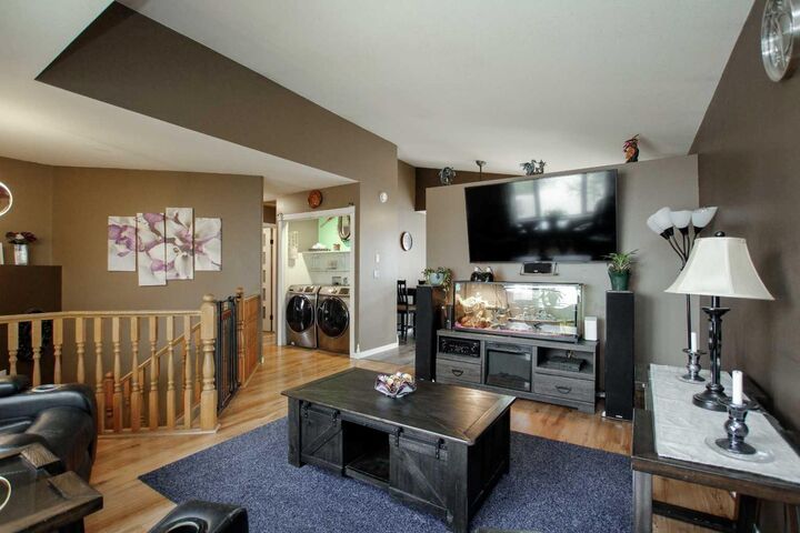 Property Photo: 89 Sunridge Avenue AB T0M 0J0