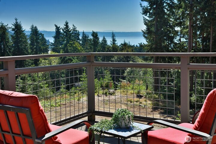 3673  Kingston Court  Clinton WA 98236 photo