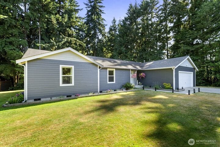 Property Photo:  17505  Scenic Shores Court SE  WA 98597 