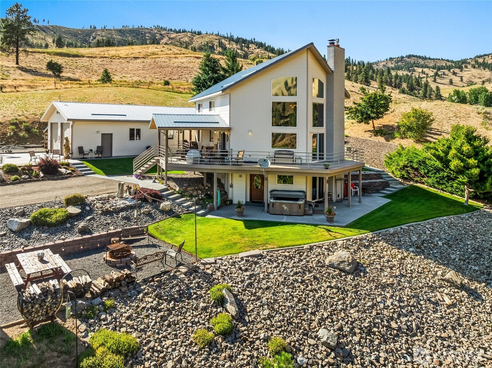 Property Photo: 8770 Nahahum Canyon Road WA 98815