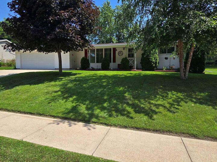 525 Mayparty Drive  Ripon WI 54971 photo