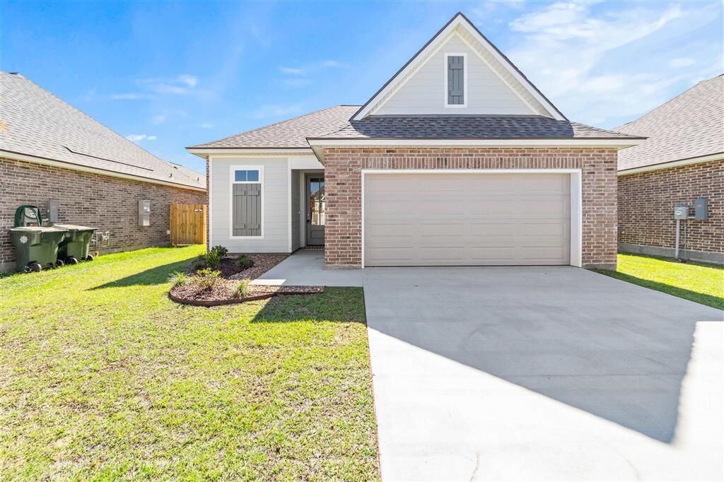 Property Photo: 3060 Southern Trace Drive LA 70607