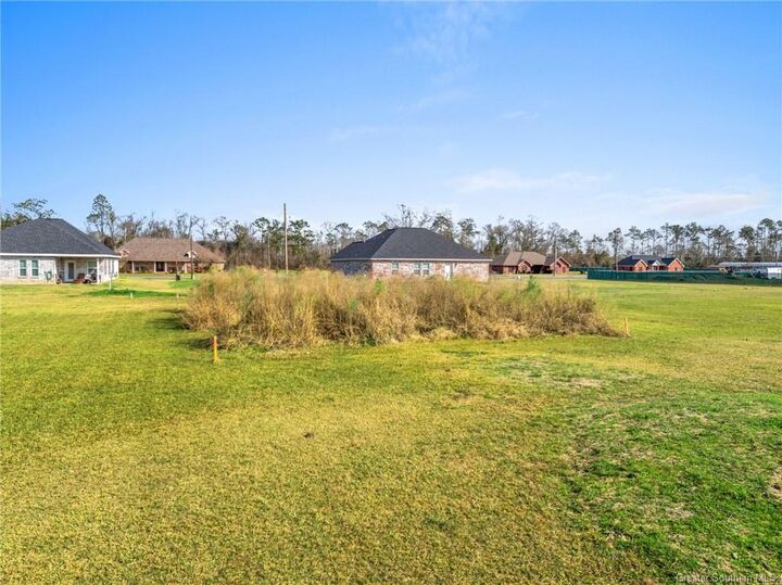 Property Photo: 442 Deshotel Lane LA 70615