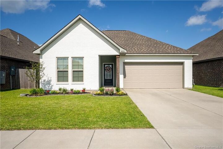 4455 Lakes Edge Drive  Lake Charles LA 70607 photo