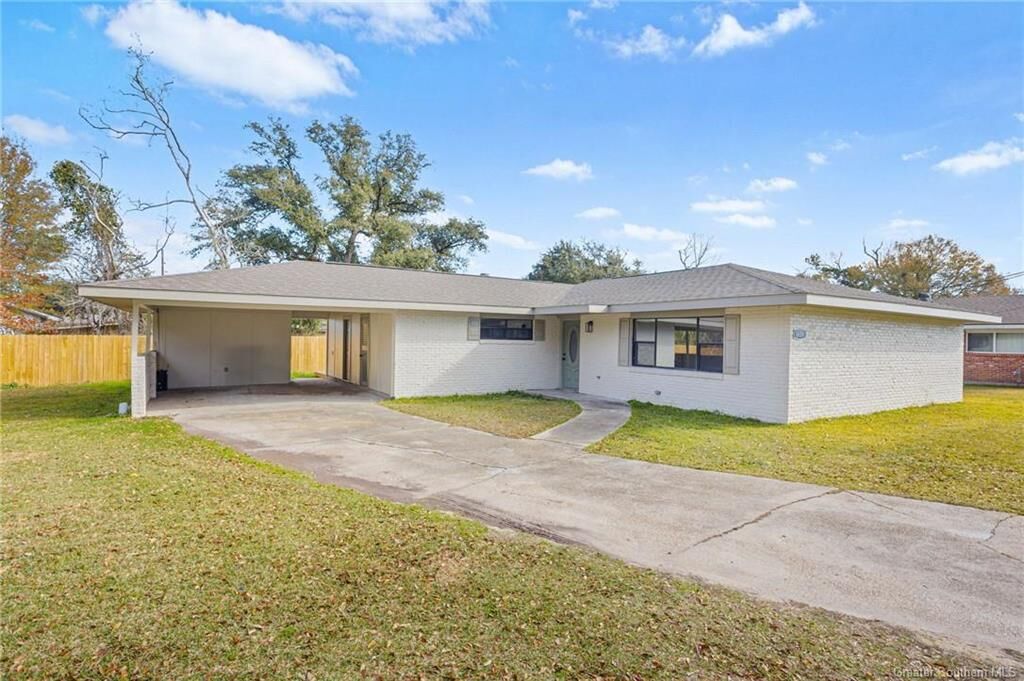 Property Photo:  1606 Janet Drive  LA 70605 