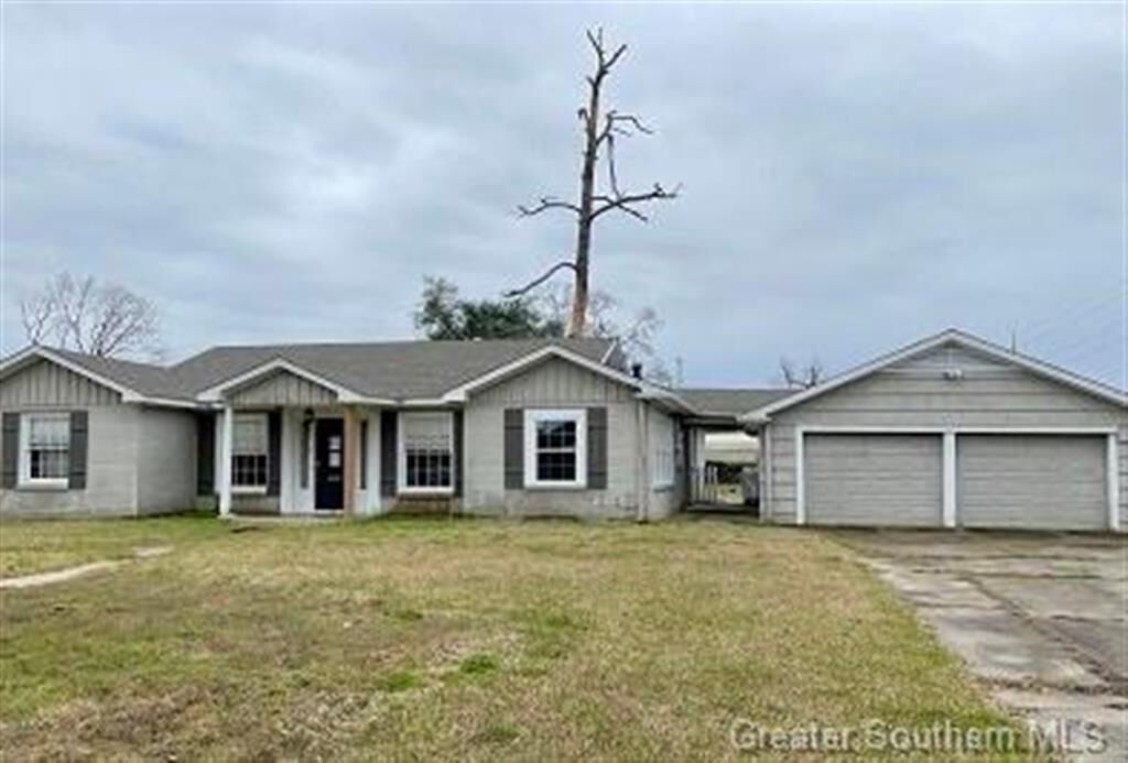 Property Photo: 1404 10th Street LA 70601