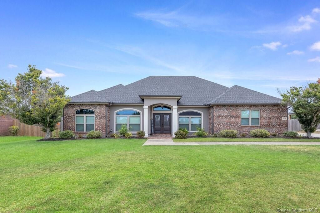 Property Photo: 5816 W Kayleigh Lane W LA 70605