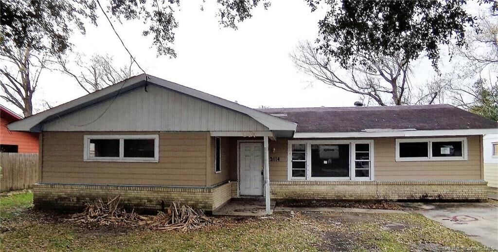 Property Photo: 2114 13th Street LA 70601