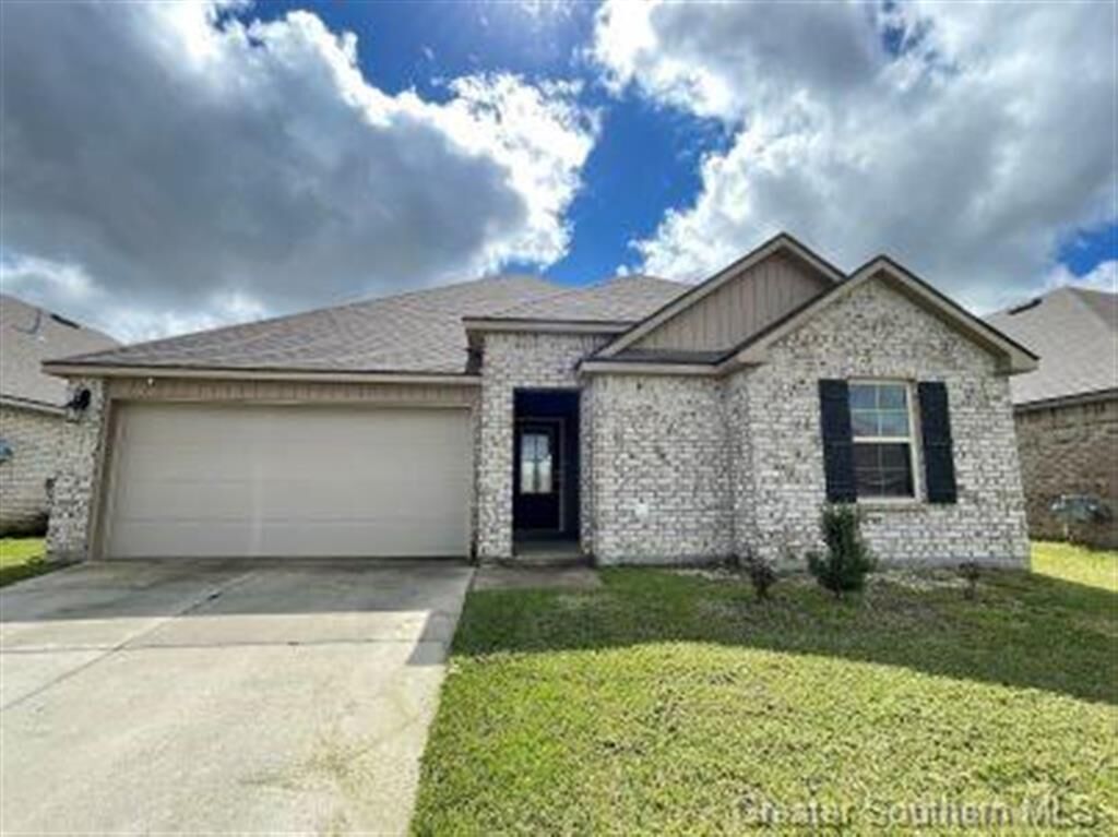 Property Photo:  3824 Red Tailed Hawk Drive  LA 70615 