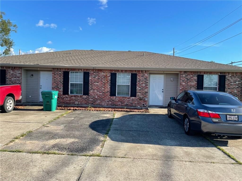 Property Photo: 417 S Post Oak Road S LA 70663