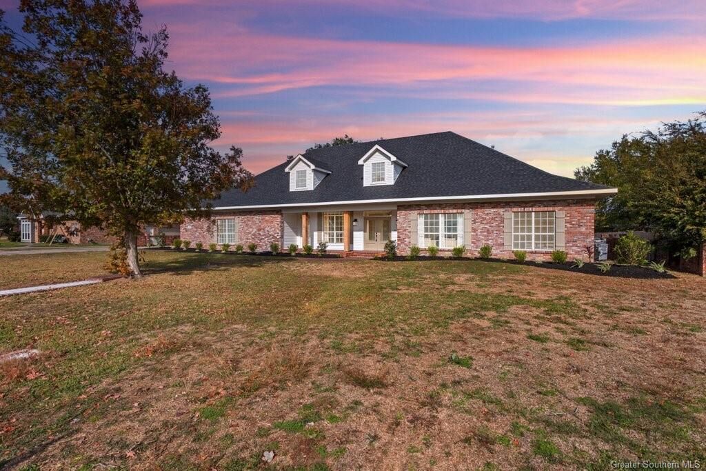 Property Photo:  1902 Plantation Drive  LA 70605 