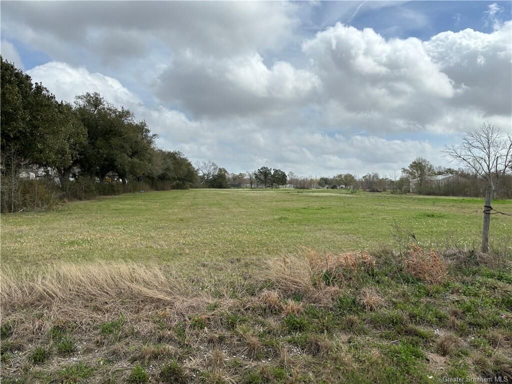 Property Photo: 2 Ramoin Street LA 70665