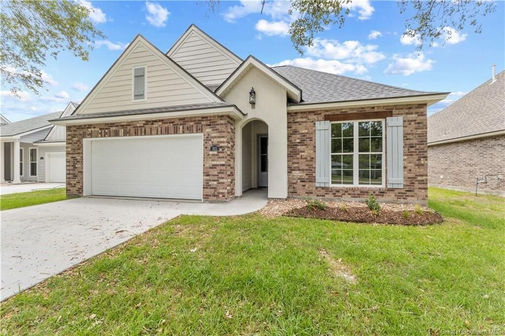 Property Photo:  821 Jefferson Drive  LA 70605 