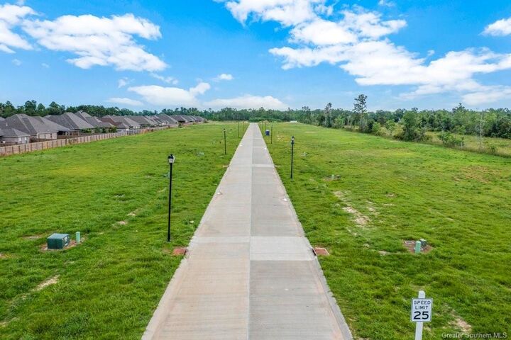 Property Photo:  Lakewood Pointe (17) Lane  LA 70605 