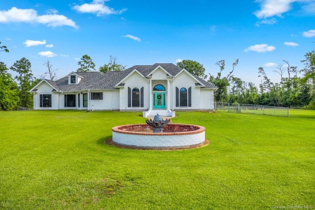 Property Photo:  522 Park Road  LA 70611 