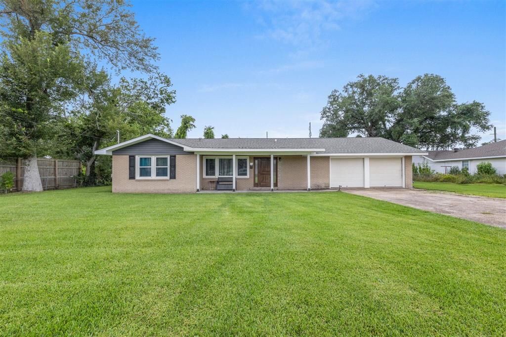 Property Photo:  1205 Beech Street  LA 70669 