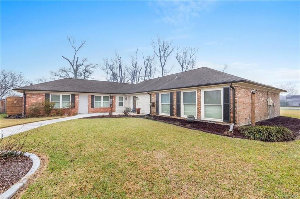 Property Photo: 3725 Lake Street LA 70605