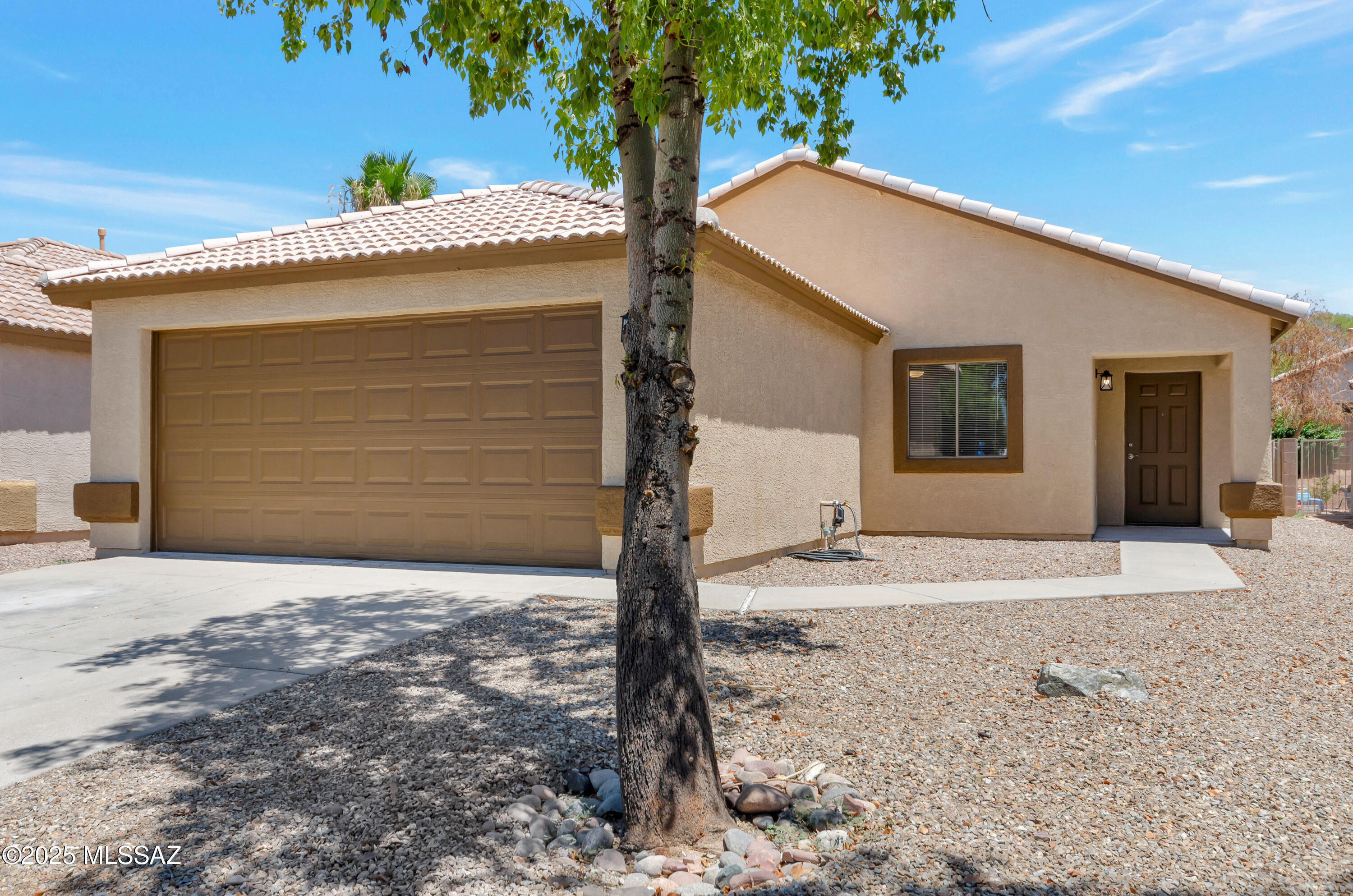 Property Photo: 2886 W Simplicity Drive AZ 85741