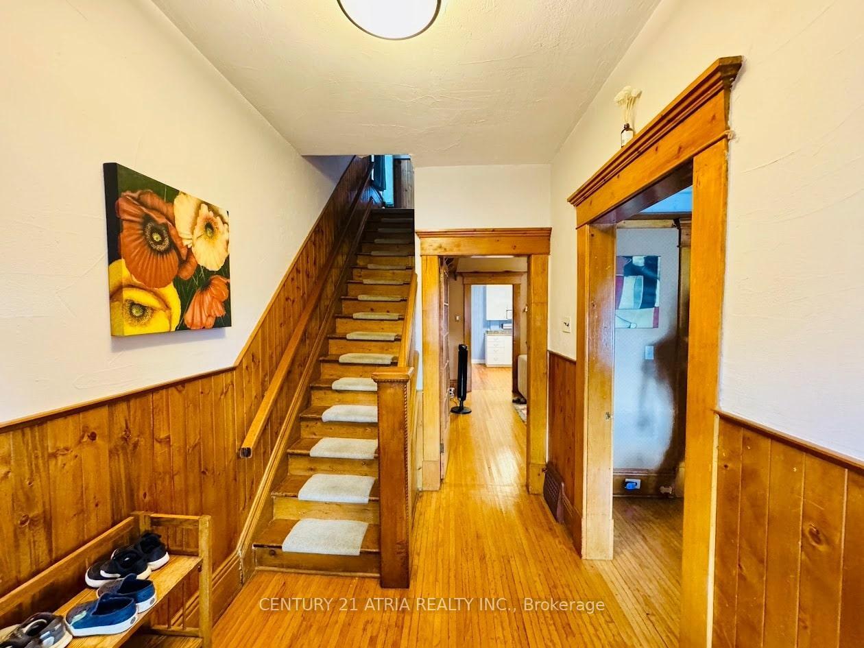 Property Photo:  208 Park Street N  ON K9J 3P8 