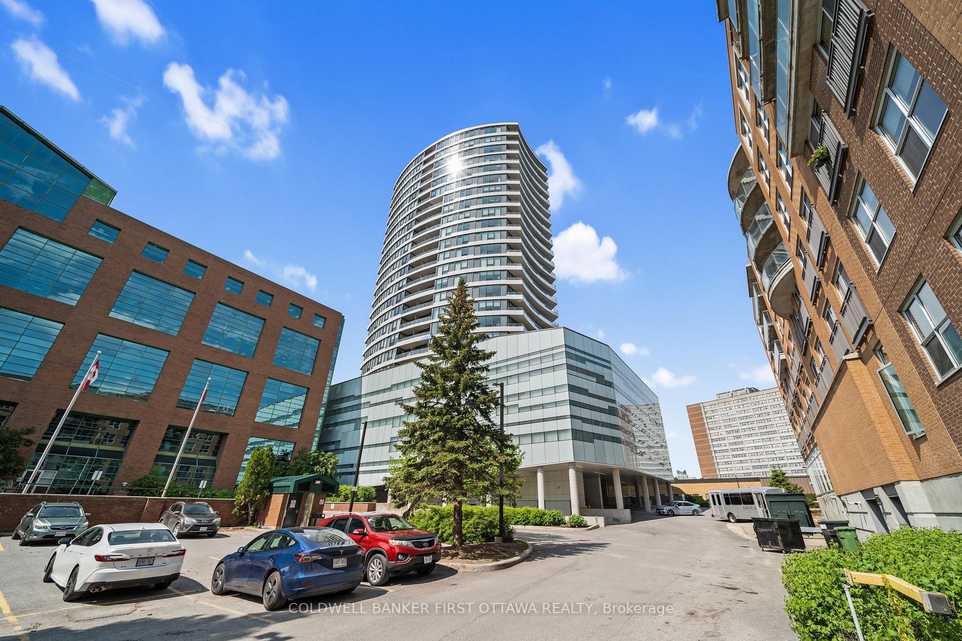 Property Photo: 485 Richmond Road 1905 ON K2A 3W9