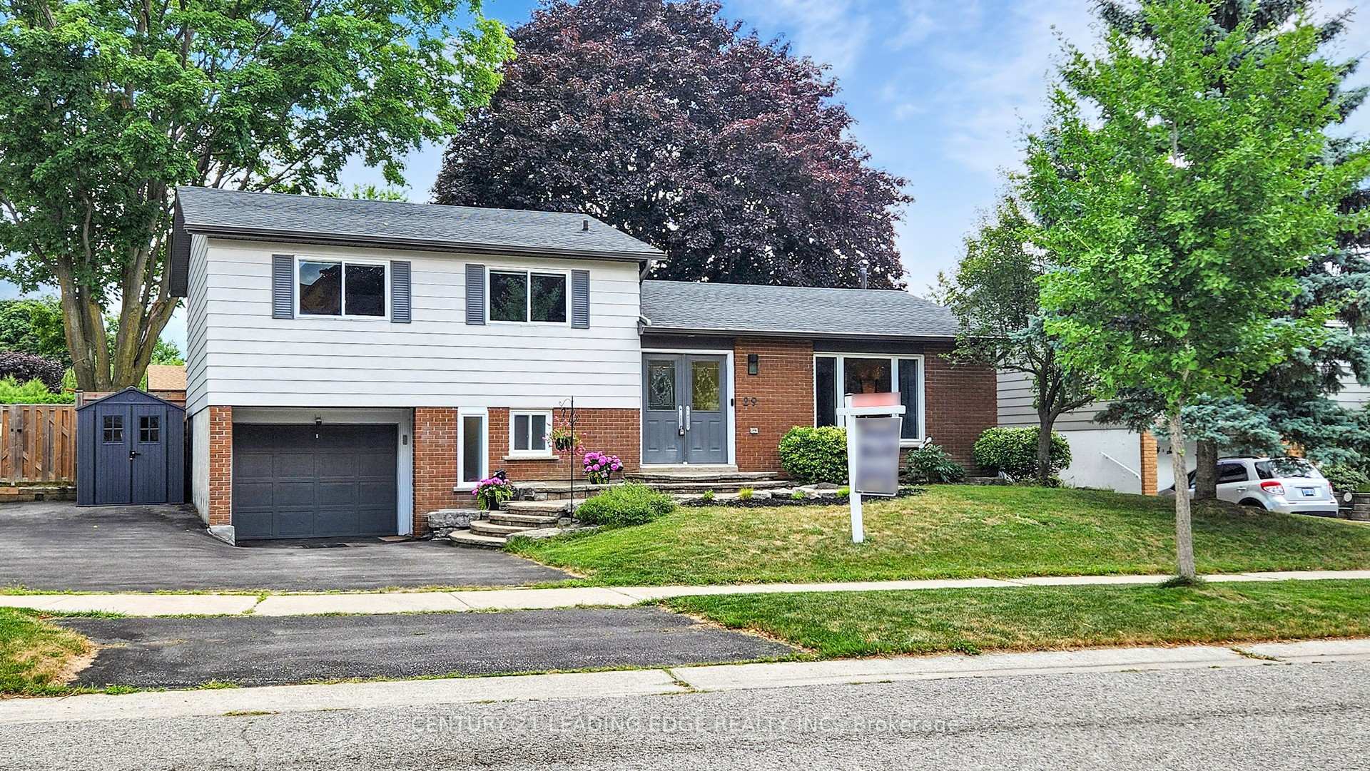 Photo de la propriété:  29 Sir Caradoc Place  ON L3P 2X5 