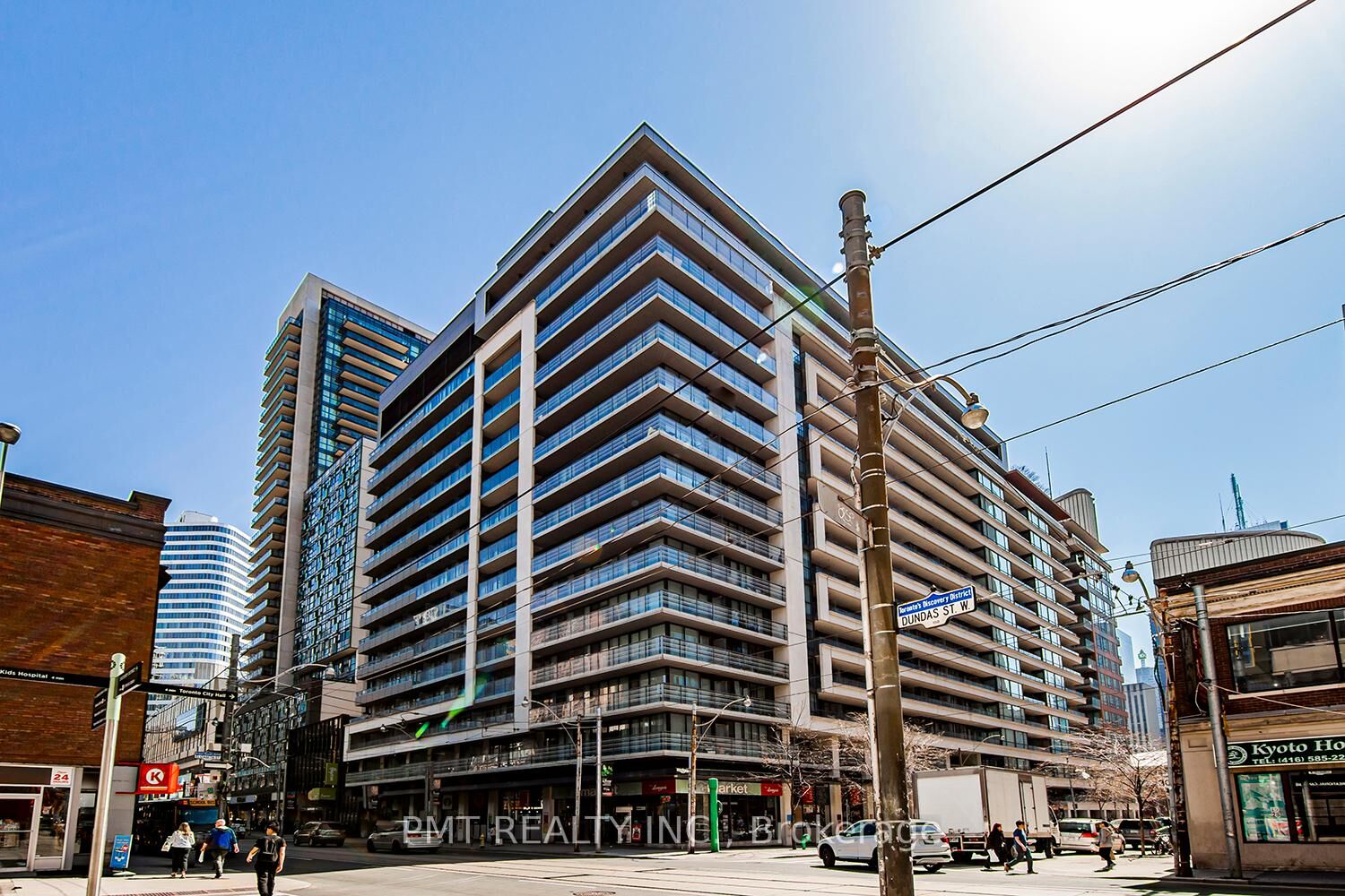 Property Photo: 111 Elizabeth Street 1705 ON M5G 1P7