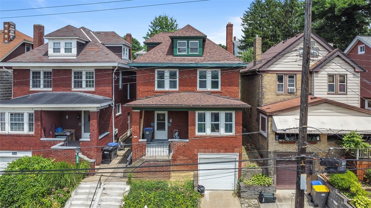 Property Photo: 1542 McFarland Rd PA 15216