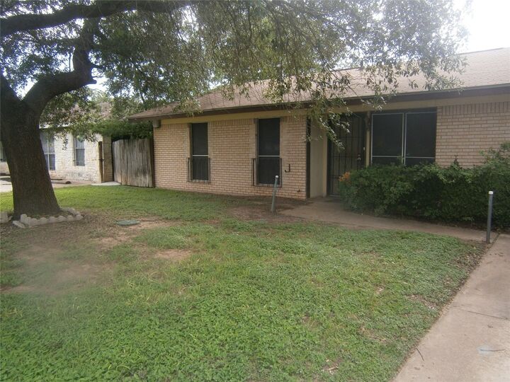 Property Photo: 1104 Gardner Road TX 78721