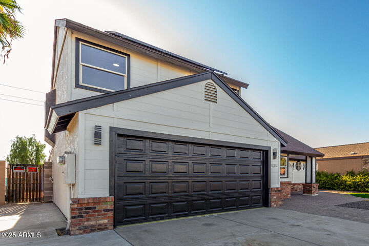 Property Photo: 18832 N 50th Avenue AZ 85308