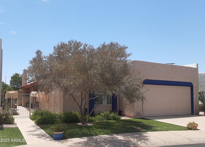 Property Photo: 5143 W Mission Lane AZ 85302