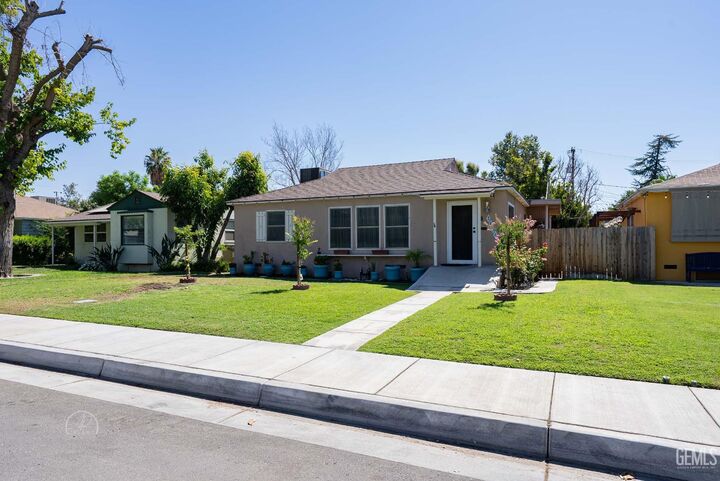 Property Photo:  1654 Olive Street  CA 93301 