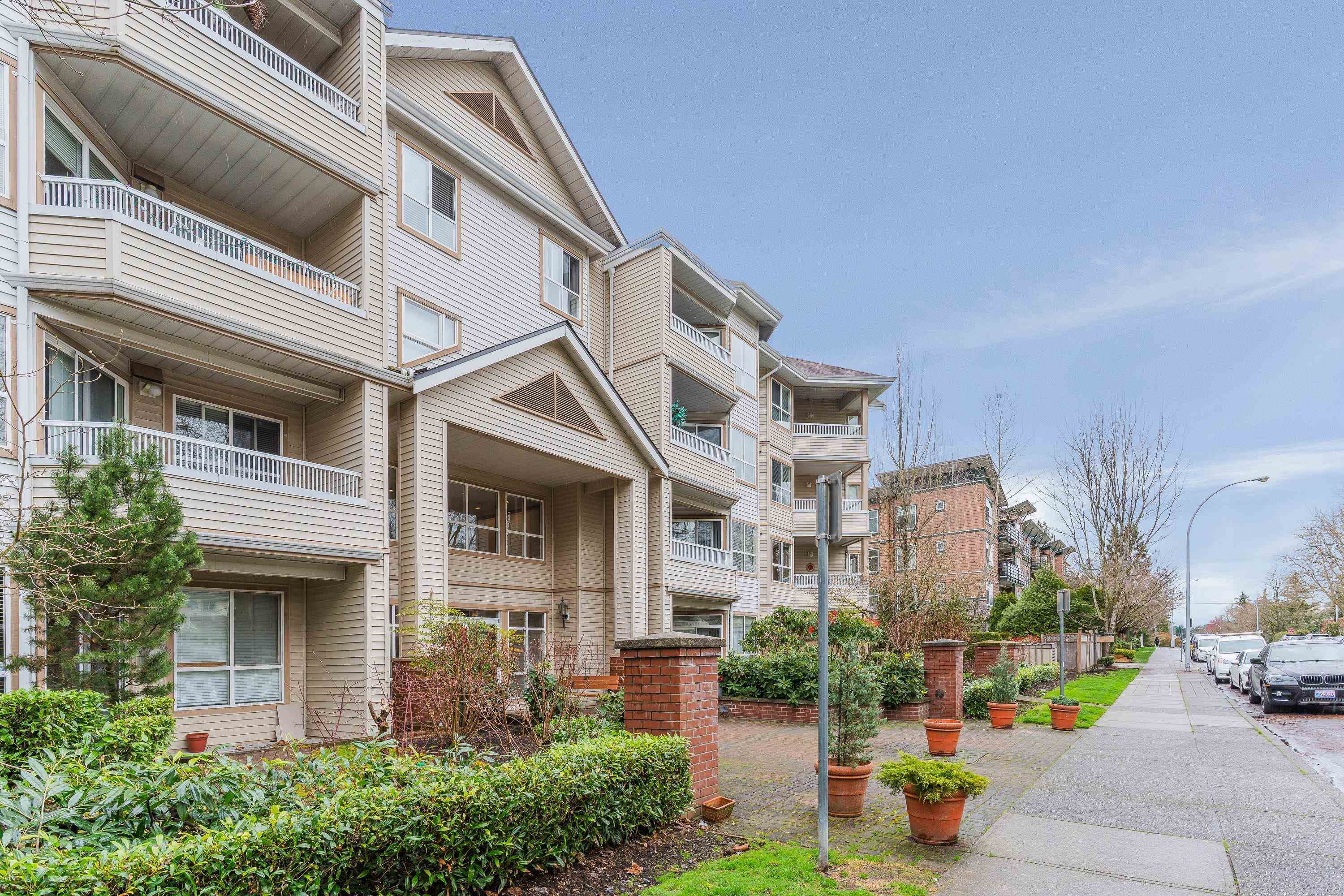Property Photo: 8139 121A Street 217 BC V3W 0Z2
