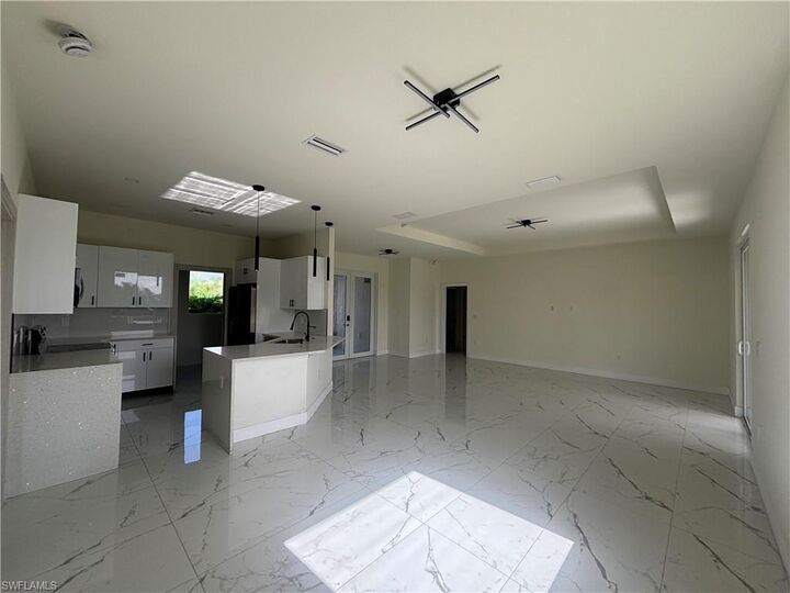 Property Photo:  104 Olive Cir  FL 33971 