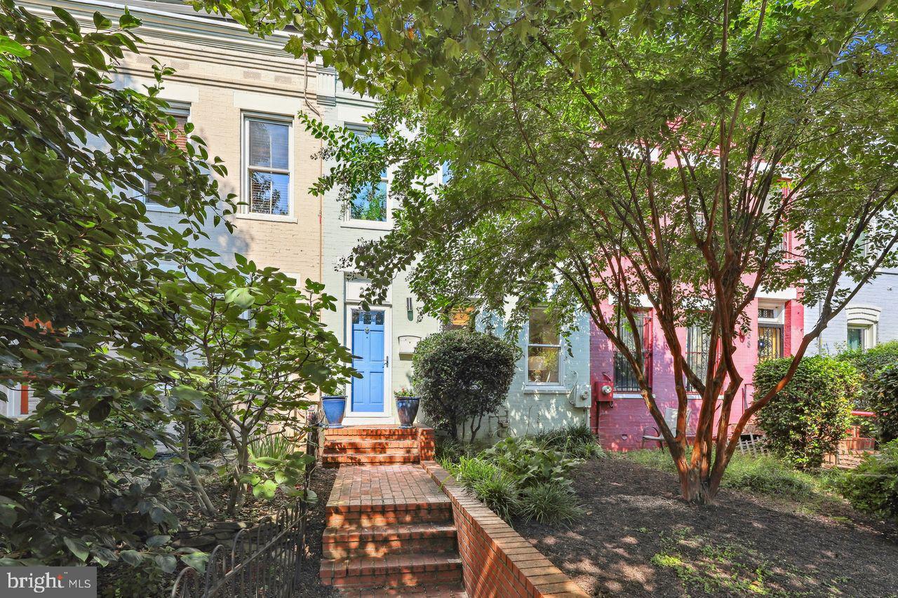 Property Photo:  236 14th Street NE  DC 20002 